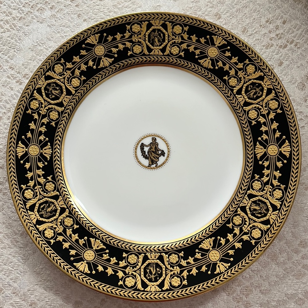 Wedgewood Astbury 8” Dessert Plate Bone China NWT plus original box
